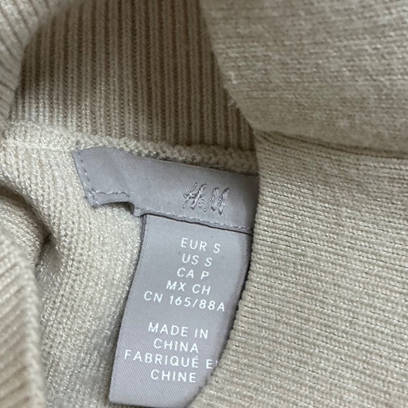 Women’s H & M stripped mock turtle neck size S - Picture 5 of 6